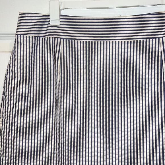 Banana Republic women’s size 6 seersucker blue & white lined knee length skirt - Picture 2 of 12
